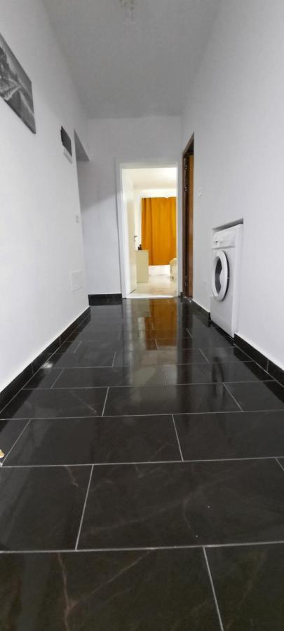 شقة Apartament Clara Përmet المظهر الخارجي الصورة