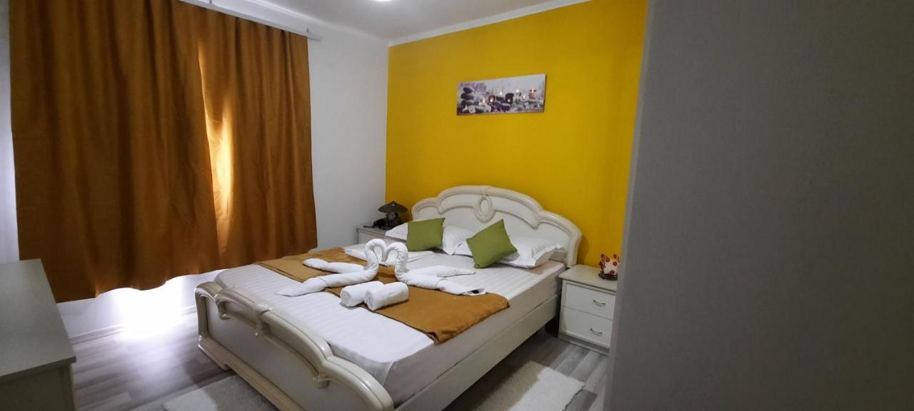 شقة Apartament Clara Përmet المظهر الخارجي الصورة