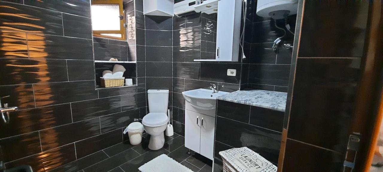 شقة Apartament Clara Përmet المظهر الخارجي الصورة