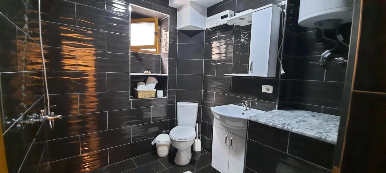 شقة Apartament Clara Përmet المظهر الخارجي الصورة