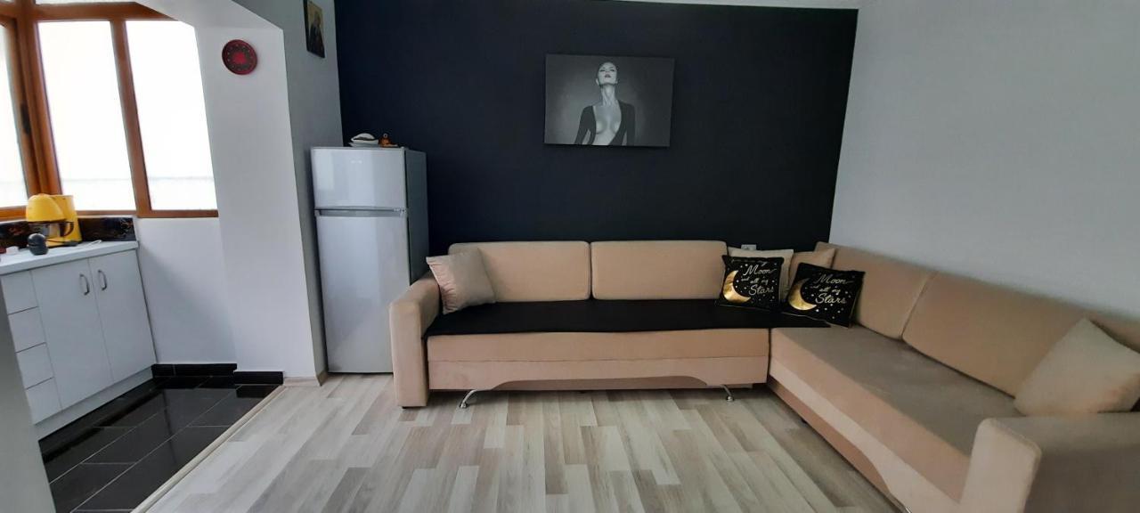 شقة Apartament Clara Përmet المظهر الخارجي الصورة